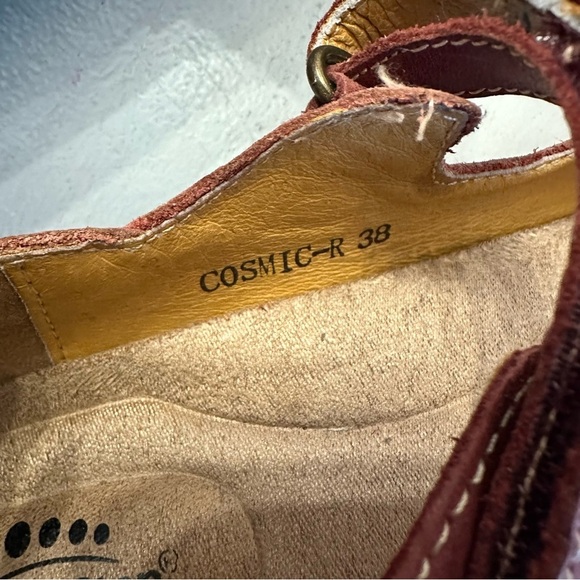 Spring Step Women’s Cosmic-Red Leather Adjustable Strap Shoes Size 38 (7/8) GUC - Picture 4 of 9